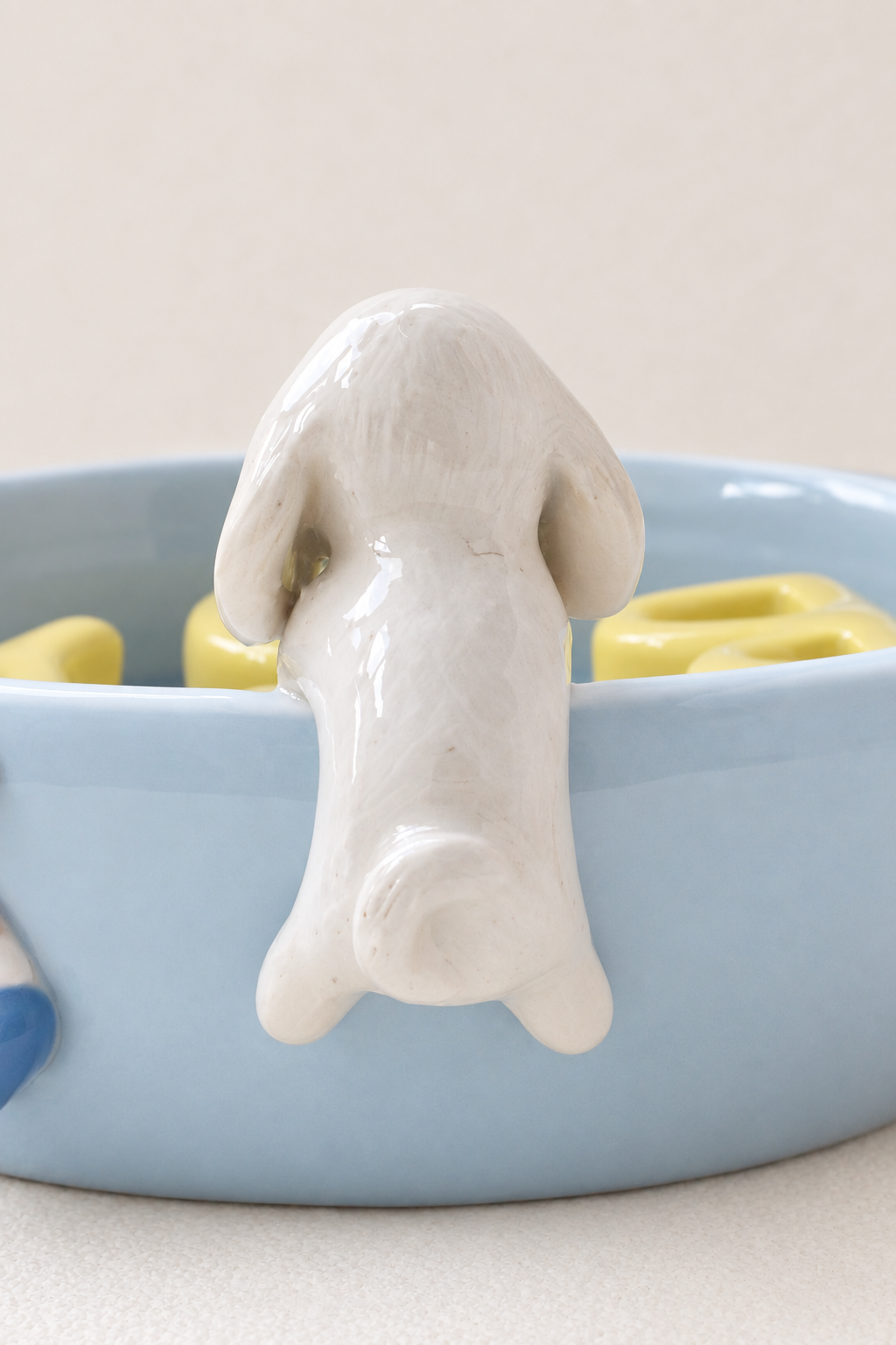 Custom Ceramic Pet Slow Feeder Bowl with Pet Sculpture & 3D Details